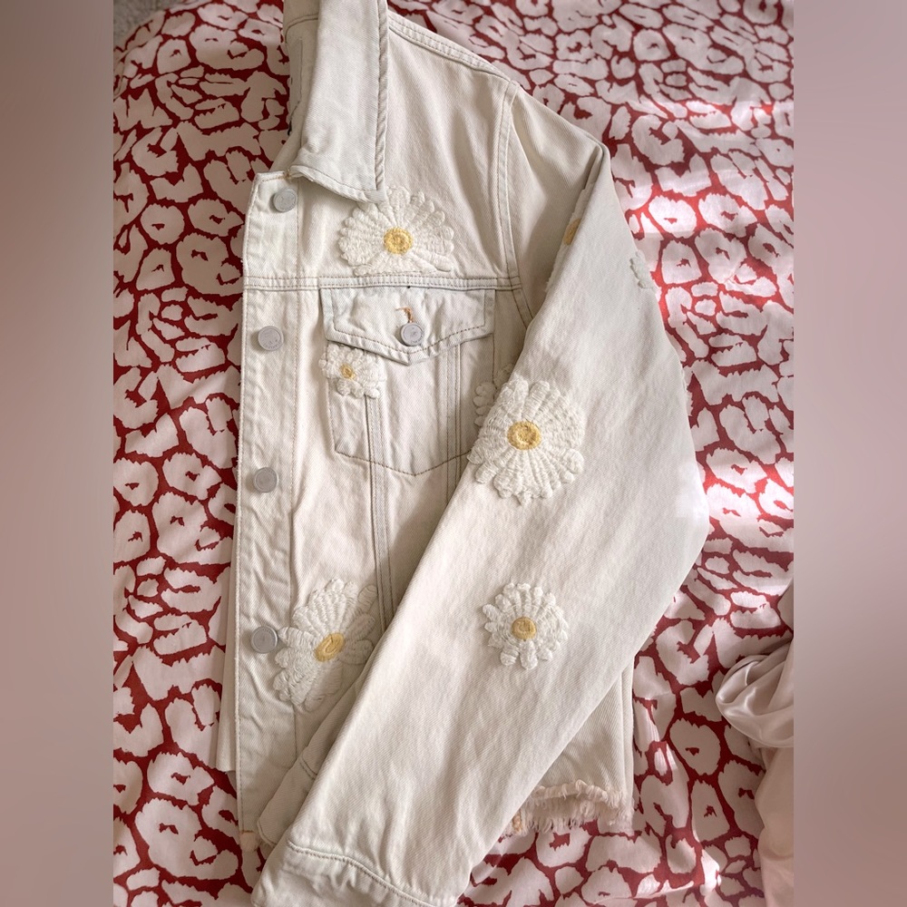 Daisies denim jacket by [ BLANKNYC]